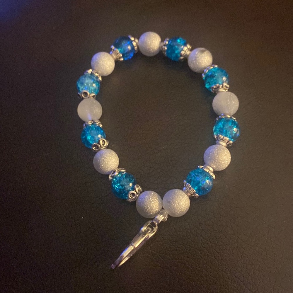 Elastic keychain bracelet